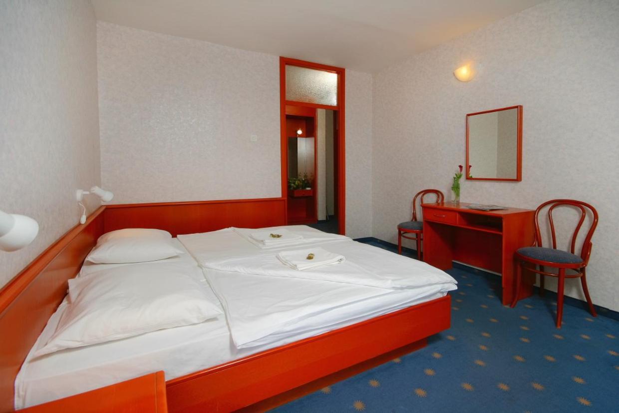 גראדאץ Hotel Laguna מראה חיצוני תמונה