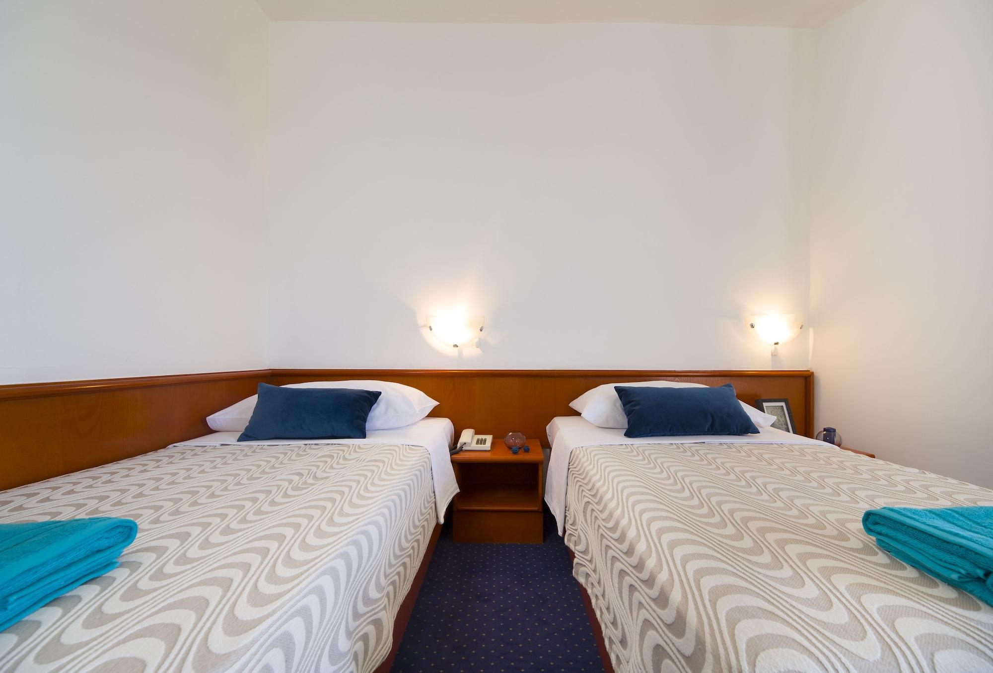 גראדאץ Hotel Laguna מראה חיצוני תמונה