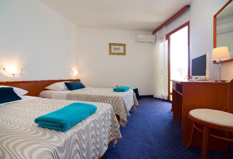 גראדאץ Hotel Laguna מראה חיצוני תמונה